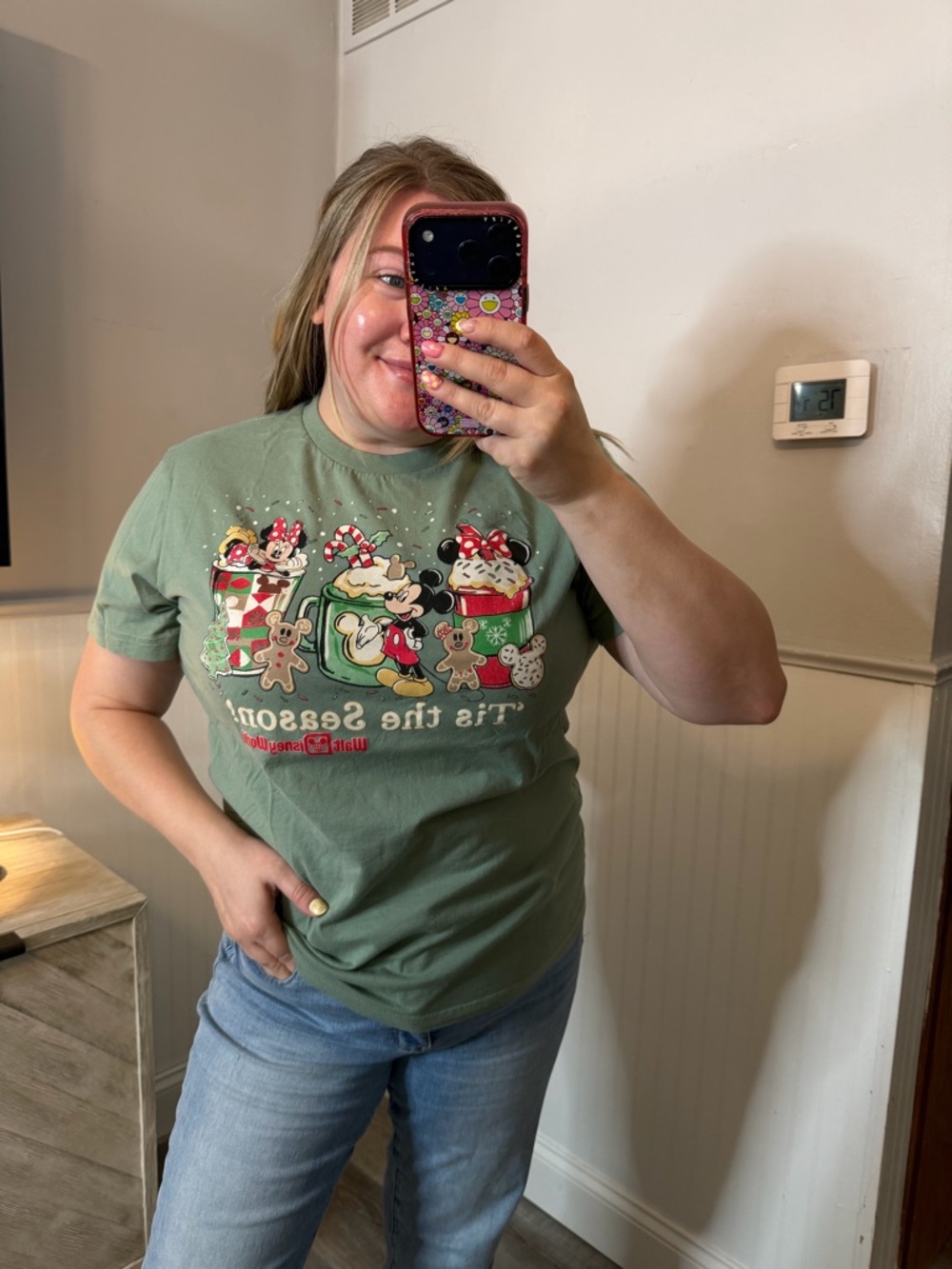 Disney Parks ‘Tis The Season Holiday Graphic Tee Size Large
